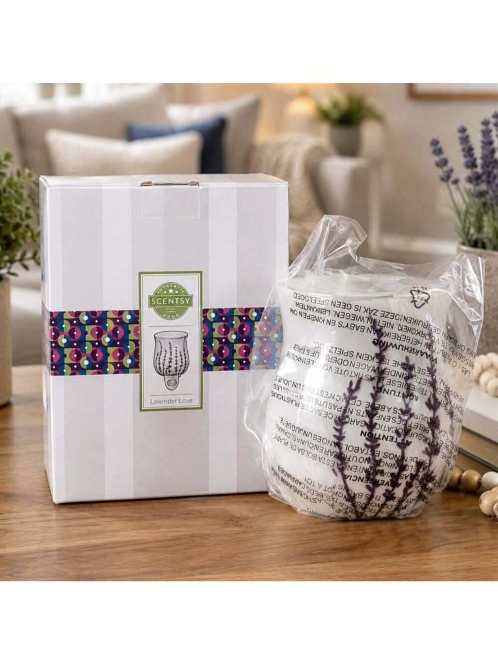 Scentsy Mini Warmer Lavender Love Fragrance Warmer Plug In NIB